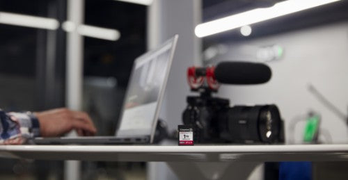 Kingston Technology 1TB Canvas React Plus SDXC UHS-II 280R/150W U3 V60 for Full HD/4K