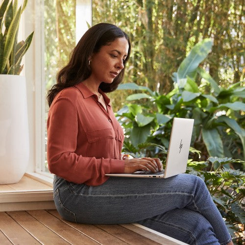 HP EliteBook 840 G9 Intel® Core™ i5 i5-1235U Laptop 35.6 cm (14") WUXGA 16 GB DDR5-SDRAM 512 GB SSD Wi-Fi 6E (802.11ax) Windows 11 Pro Silver