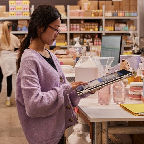 HP Pro x360 435 G10 Wolf Pro Security Edition AMD Ryzen™ 5 7530U Hybrid (2-in-1) 33.8 cm (13.3") Touchscreen Full HD 16 GB DDR4-SDRAM 512 GB SSD Wi-Fi 6 (802.11ax) Windows 11 Pro Silver