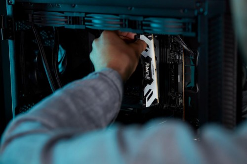Kingston Technology FURY 24GB 8800MT/s DDR5 CL42 CUDIMM Renegade Silver