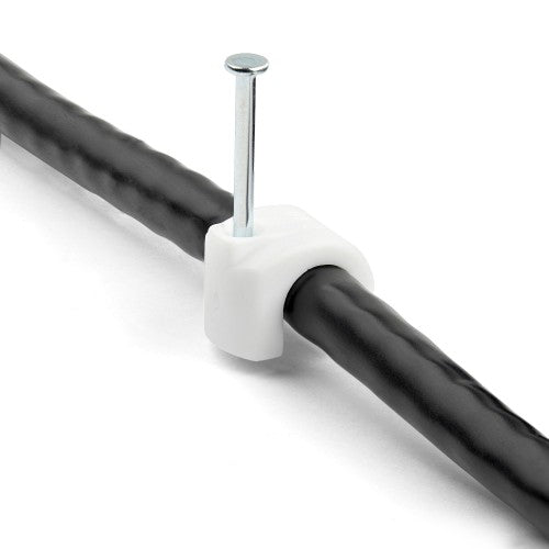 StarTech.com 100 Pack Large Cable Clips with Nail - Reusable - Nail-in Clamps - Wire Holding Clips - Ethernet Cord/AV/Coax Cable Fasteners - Brick/Drywall Mounting Cable Tacks - White - TAA