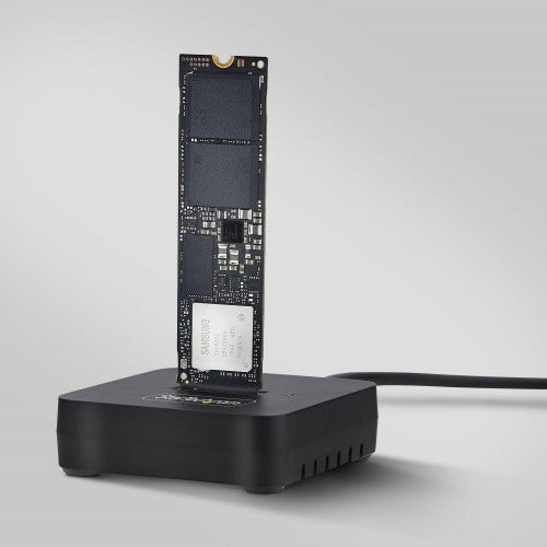 StarTech.com USB-C/USB-A to M.2 NVMe Dock Adapter, 10Gbps, Tool-Free External M.2 NVMe SSD Reader, B+M/M-Key