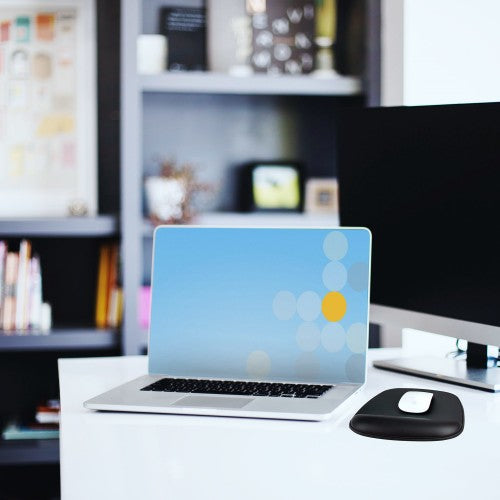 StarTech.com Mouse Pad with Hand rest, 6.7x7.1x 0.8in (17x18x2cm), Ergonomic Mouse Pad with Wrist Support, Desk Wrist Pad w/ Non-Slip PU Base, Cushioned Gel Mouse Pad w/ Palm Rest - TAA