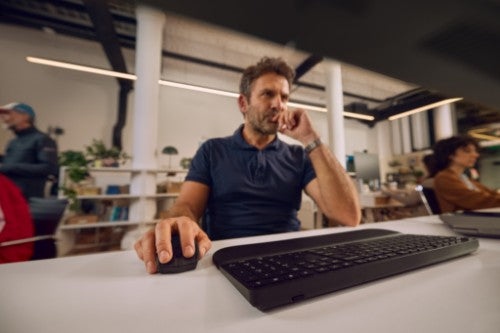 HP Multi-Device Dual-Mode Mouse and Keyboard Combo with Palm Rest 585C