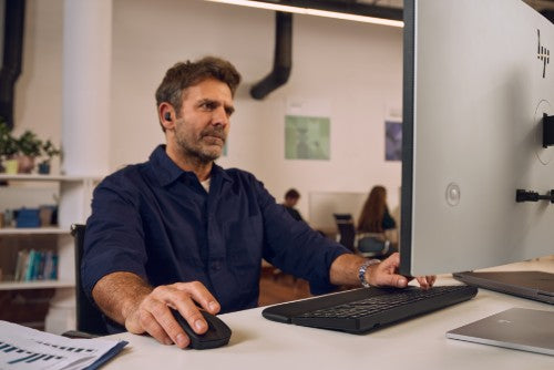 HP Multi-Device Dual-Mode Keyboard with Palm Rest 585K