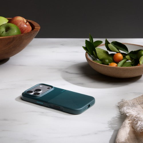 Apple Beats iPhone 17 Pro Rugged Case with MagSafe and Camera Control – Rocky Blue